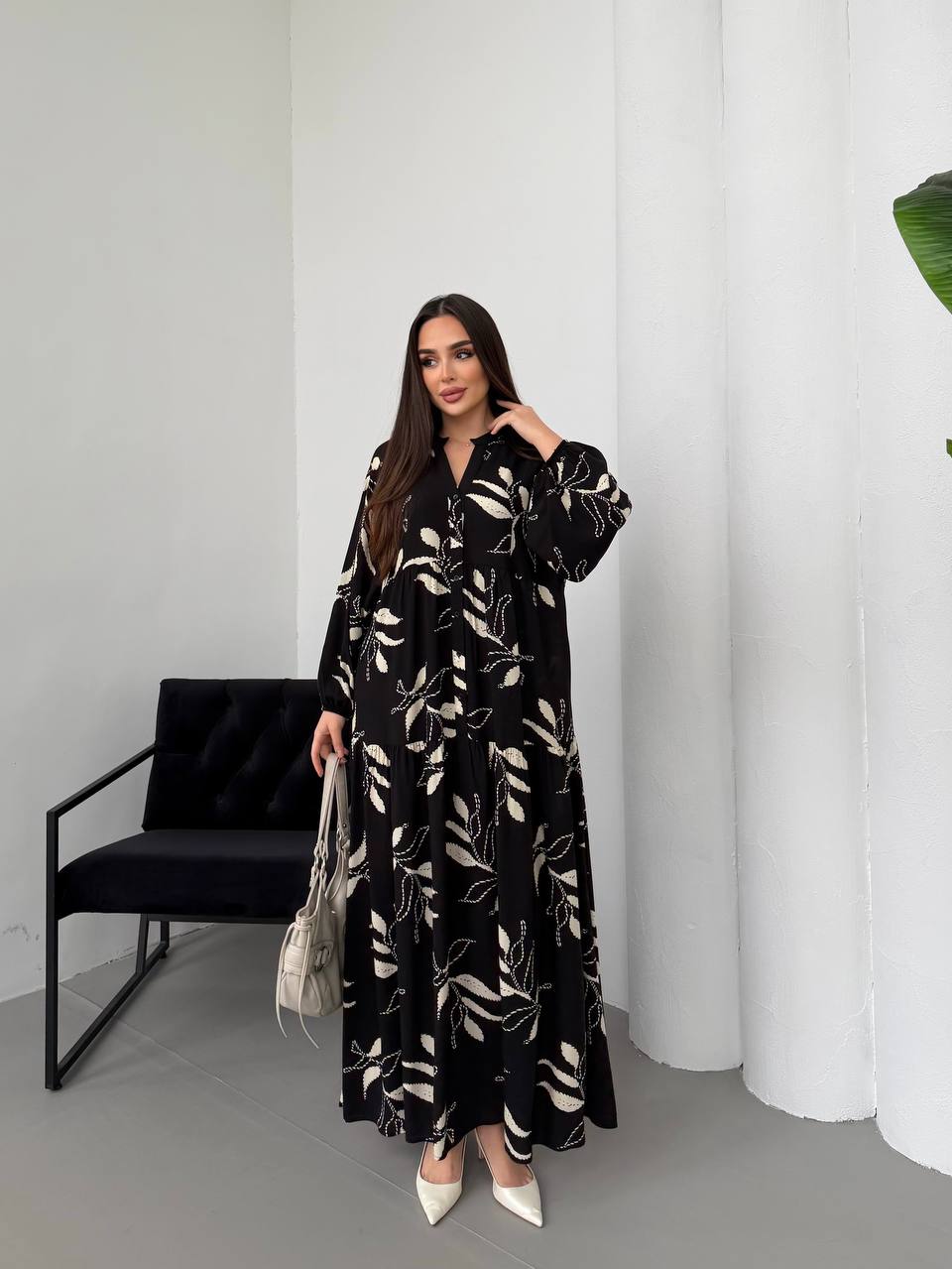 Noir Leaf Abaya