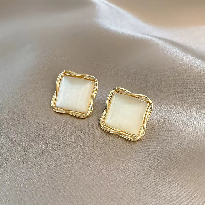 Uneven Square Resin Water Stud - K004